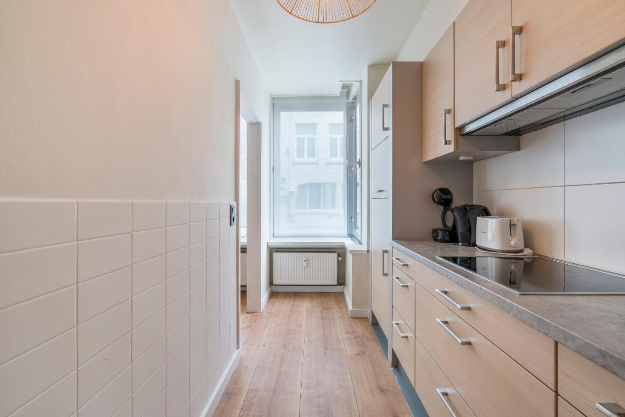Ruim En Warm Appartement In De Winkelstraat Van Oostende Extérieur photo