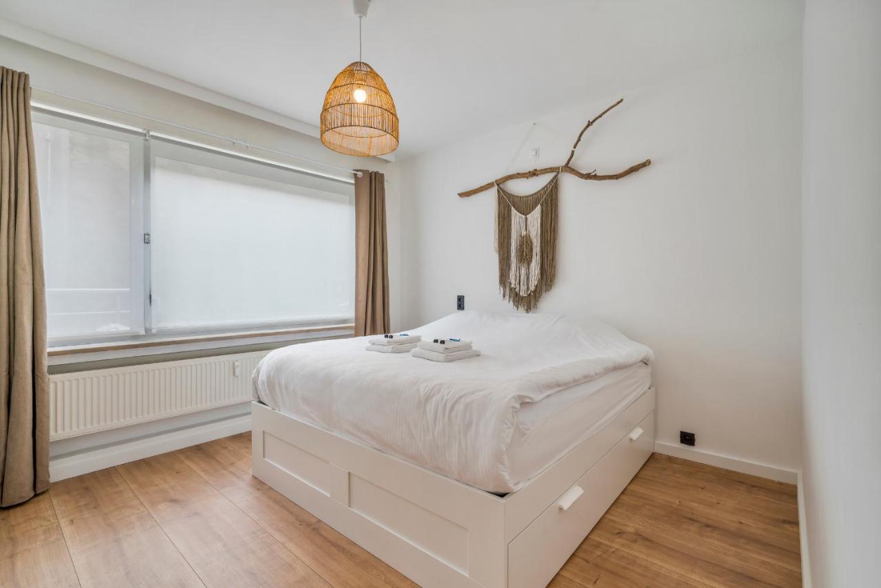 Ruim En Warm Appartement In De Winkelstraat Van Oostende Extérieur photo